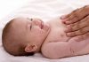 Giảm ho và nghẹt mũi cho con chỉ bằng các bước mát-xa dưới đây